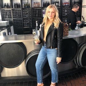 Meet Your Posher, Daniella